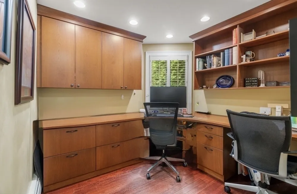 183 Old Farm Rd, Newton, MA 02459