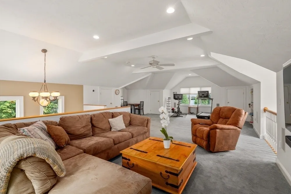 183 Old Farm Rd, Newton, MA 02459