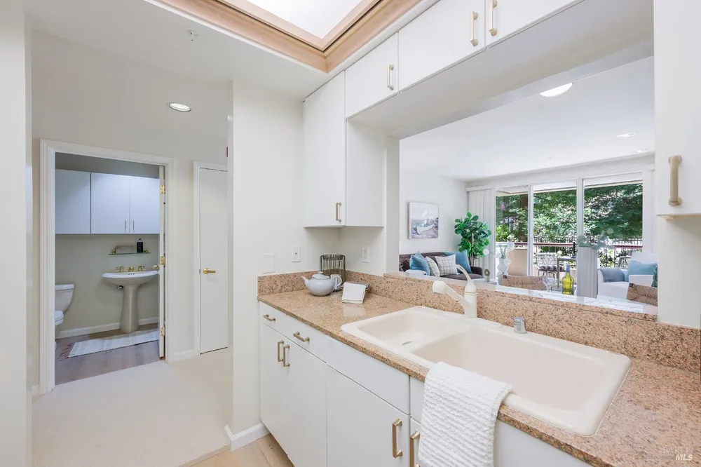 200 Deer Valley Rd, San Rafael, CA 94903