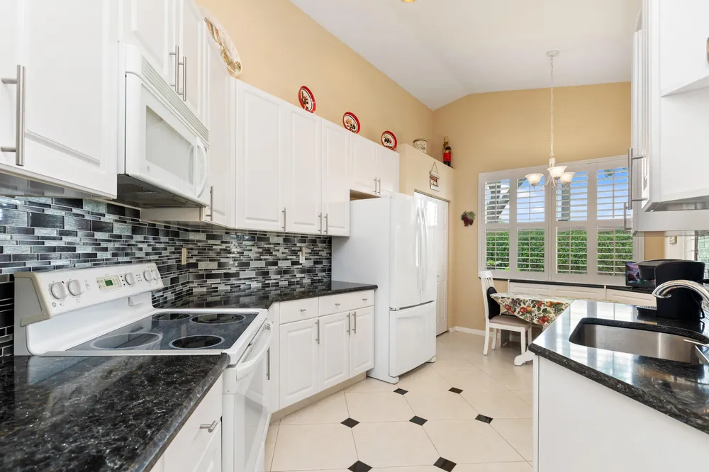 6698 Via Roma, Delray Beach, FL 33446