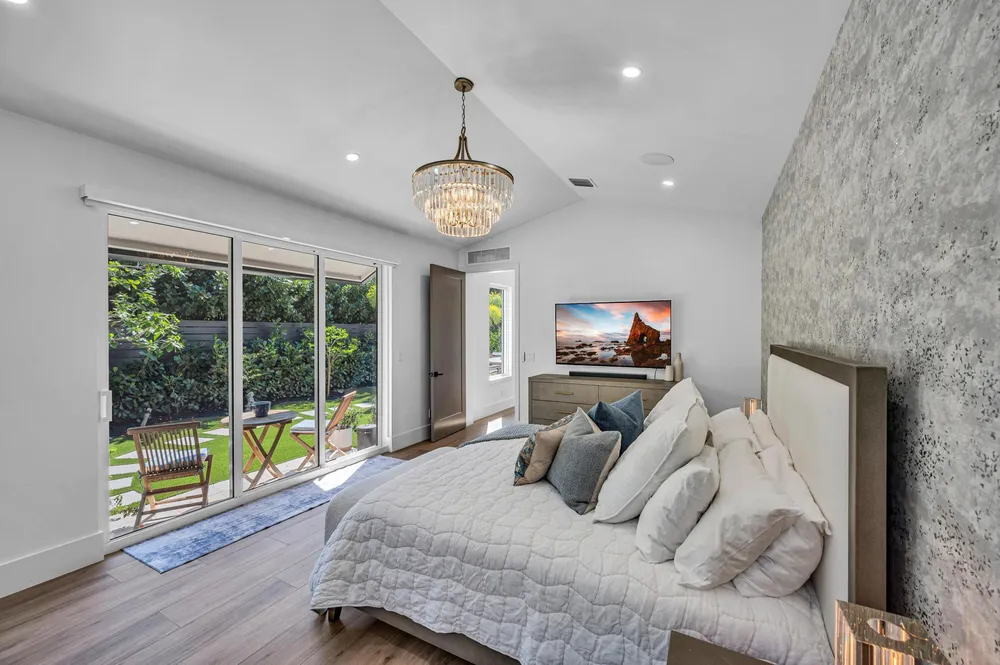 618 NE 15th Ave, Fort Lauderdale, FL 33304