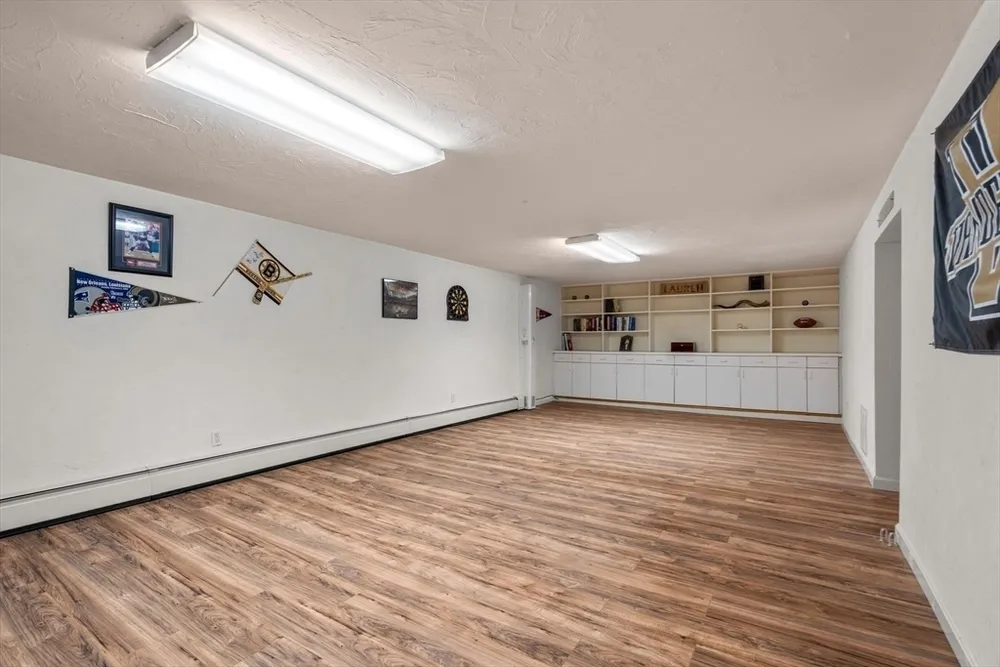 183 Old Farm Rd, Newton, MA 02459