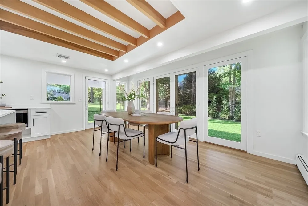 31 Alba Rd, Wellesley, MA 02481