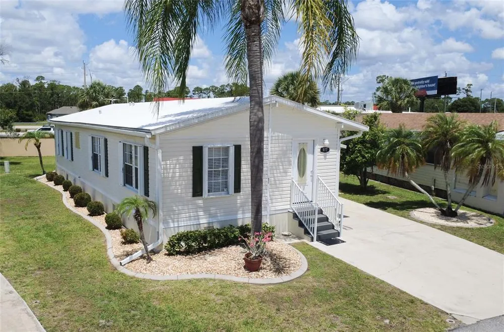 2100 Kings Hwy, Port Charlotte, FL 33980