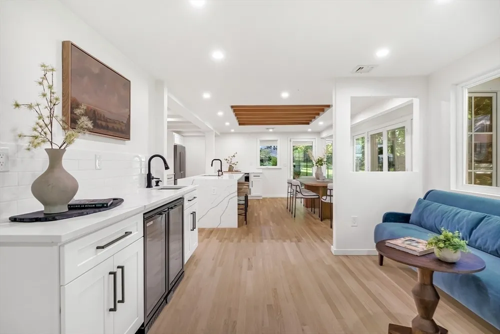 31 Alba Rd, Wellesley, MA 02481