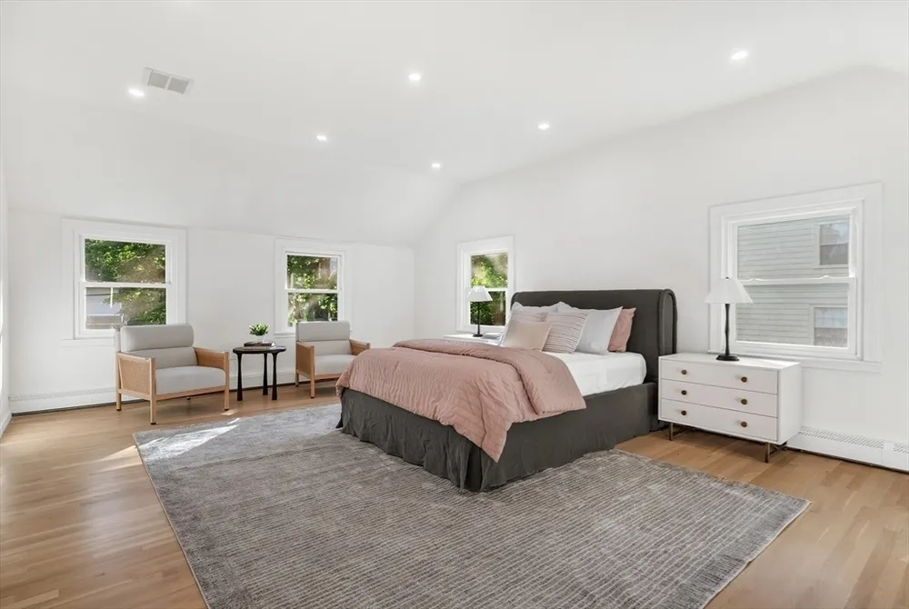 31 Alba Rd, Wellesley, MA 02481