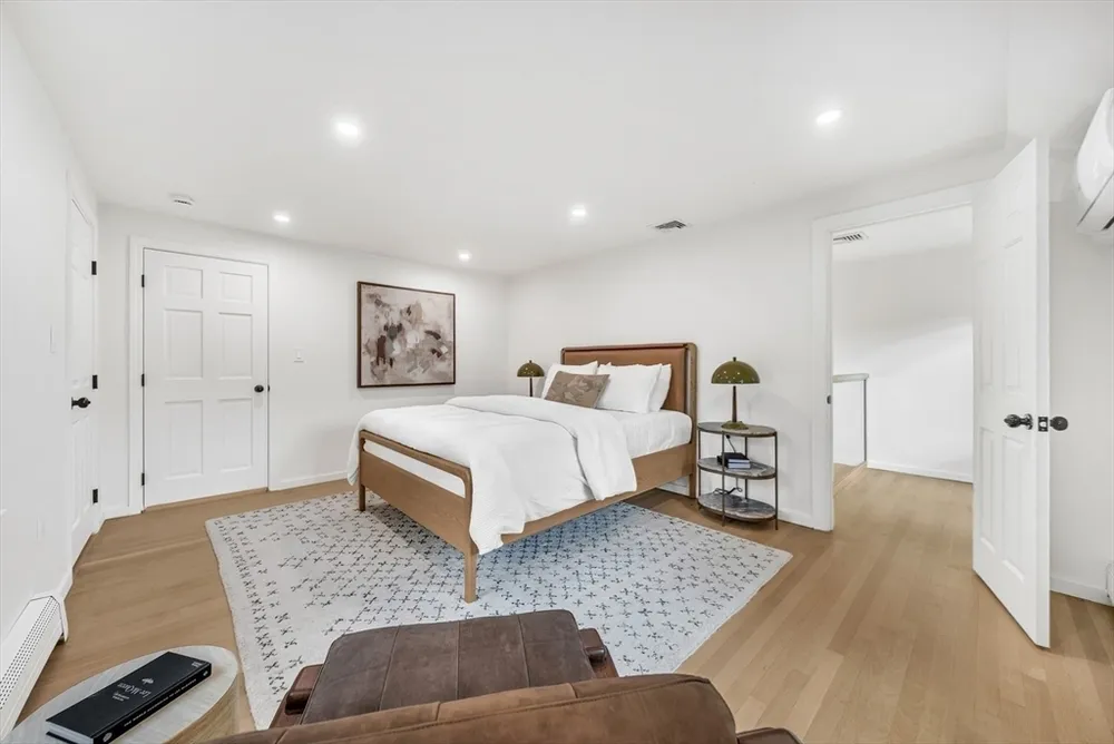 31 Alba Rd, Wellesley, MA 02481