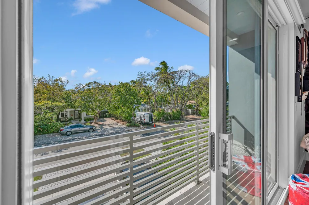 618 NE 15th Ave, Fort Lauderdale, FL 33304