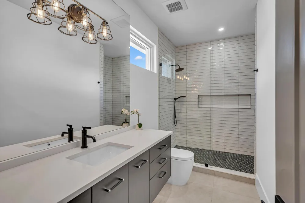 618 NE 15th Ave, Fort Lauderdale, FL 33304