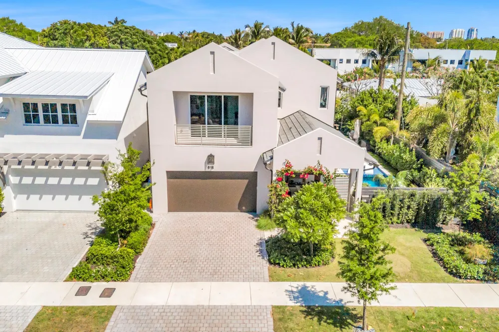 618 NE 15th Ave, Fort Lauderdale, FL 33304