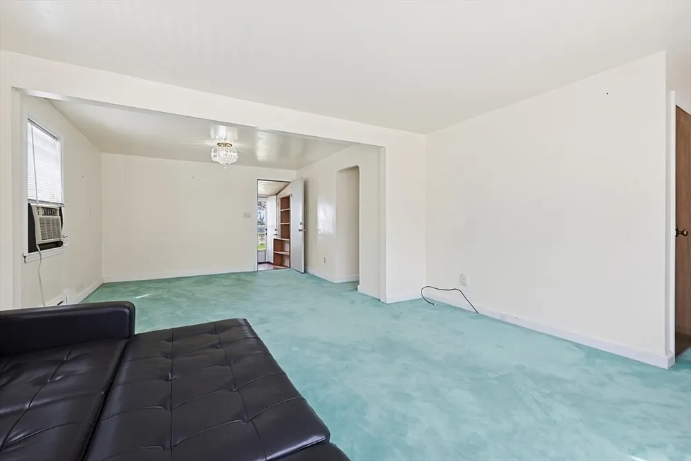 15 Becket St, Quincy, MA 02171