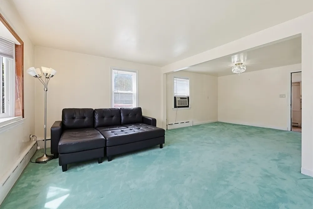 15 Becket St, Quincy, MA 02171