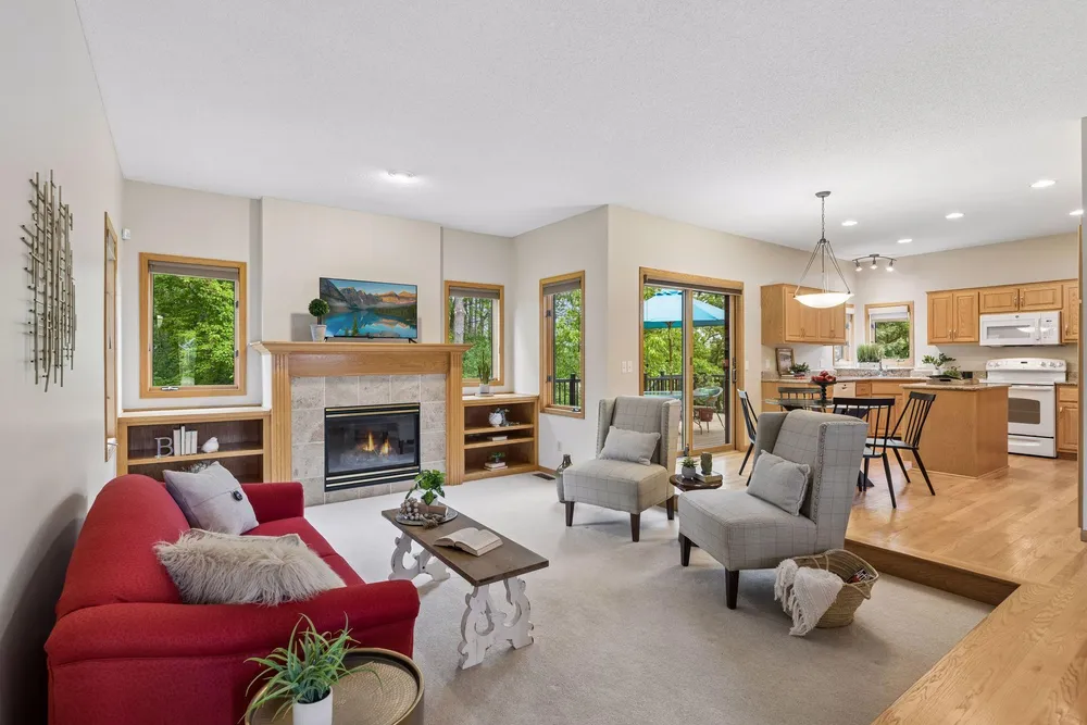 10947 Alexandra Ct, Inver Grove Heights, MN 55077