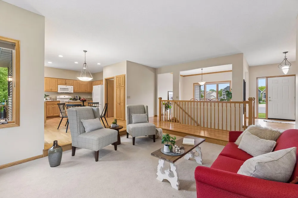 10947 Alexandra Ct, Inver Grove Heights, MN 55077