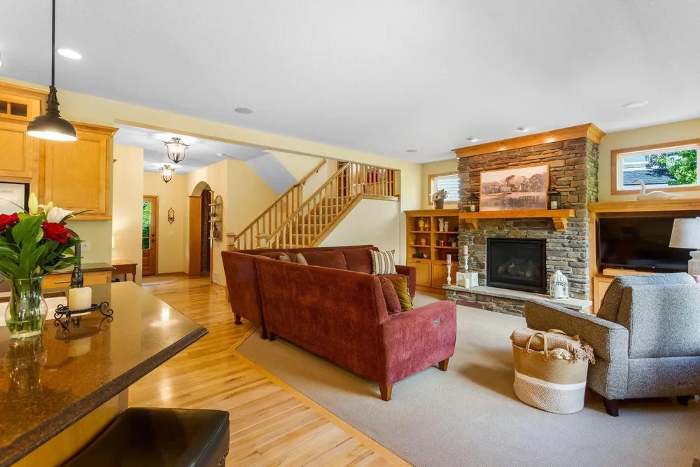 2314 Fieldstone Curve, Woodbury, MN 55129