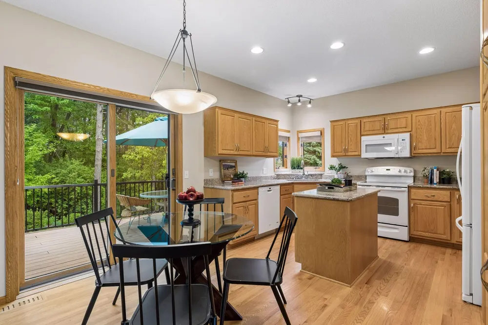 10947 Alexandra Ct, Inver Grove Heights, MN 55077