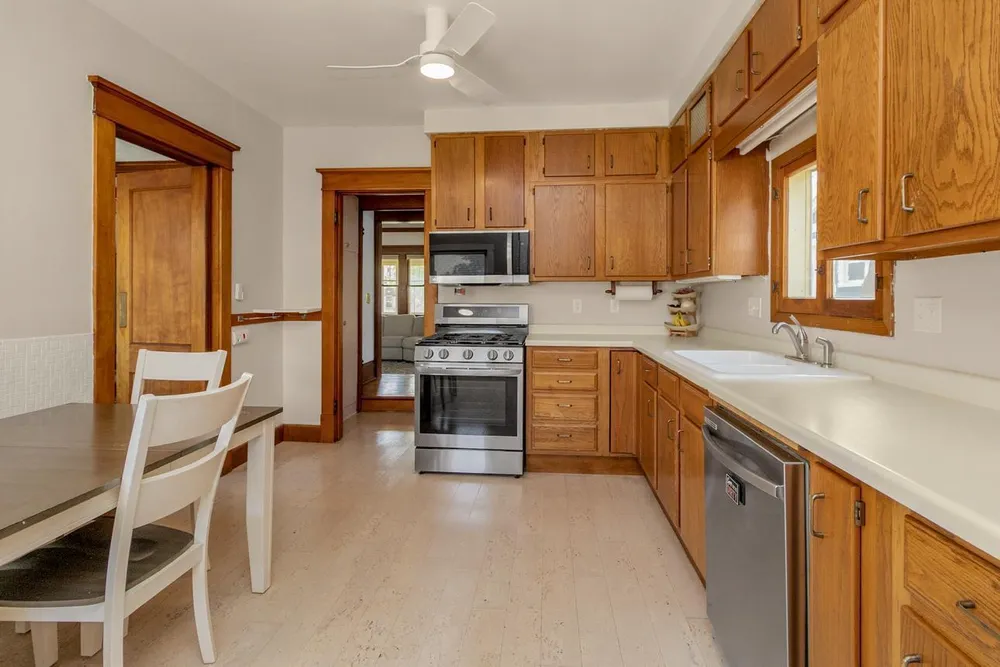 1315 Goodrich Ave, St Paul, MN 55105-2708
