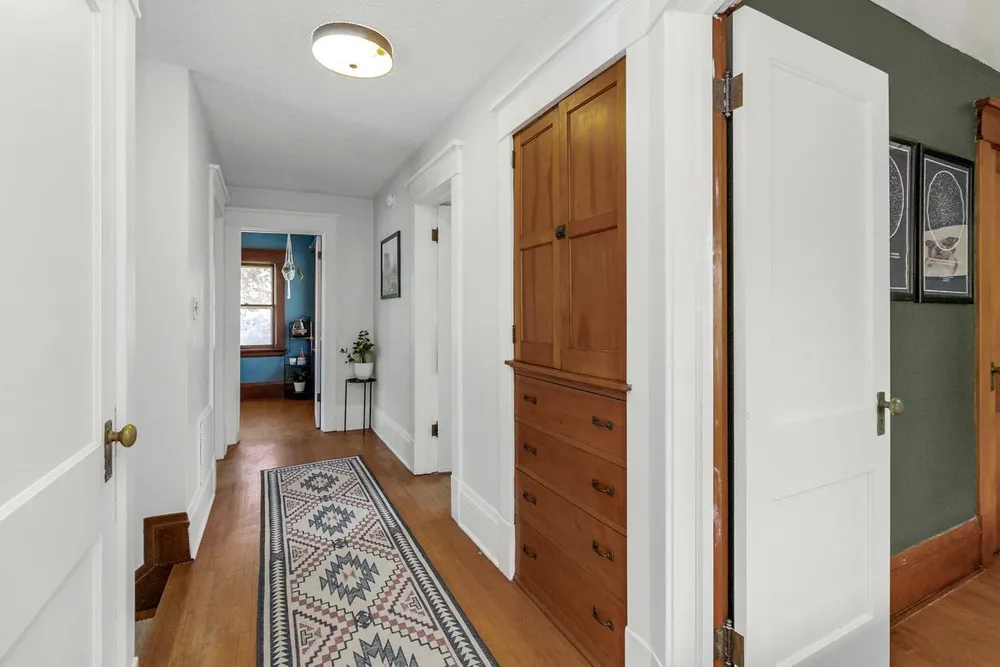 1315 Goodrich Ave, St Paul, MN 55105-2708