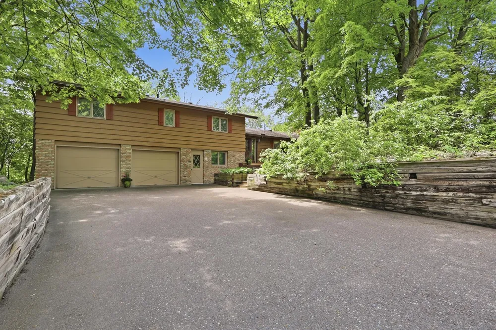 18415 14th Ave N, Plymouth, MN 55447