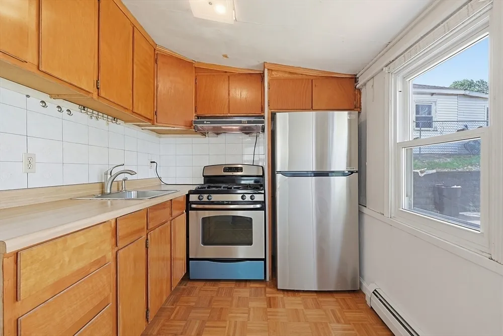 15 Becket St, Quincy, MA 02171