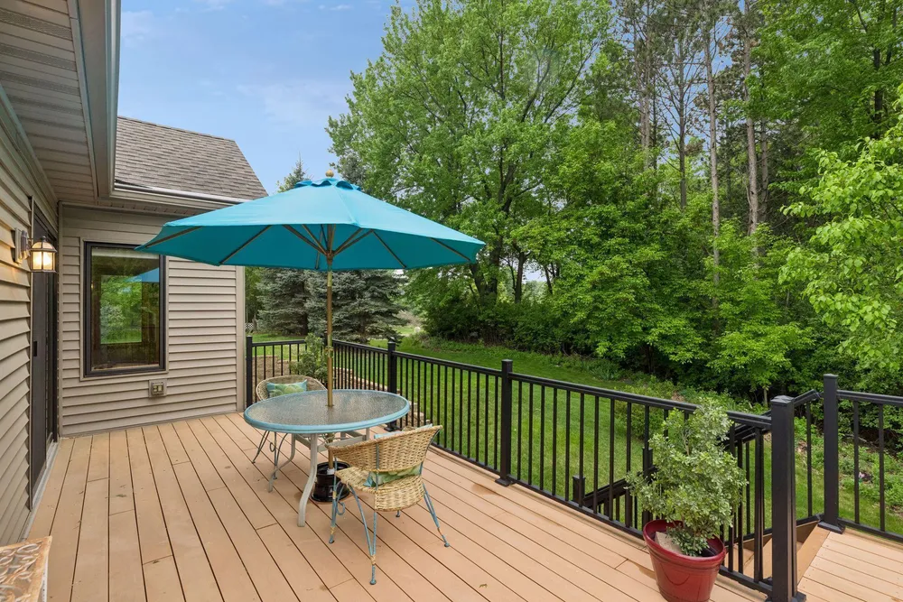 10947 Alexandra Ct, Inver Grove Heights, MN 55077