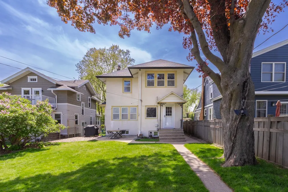 1315 Goodrich Ave, St Paul, MN 55105-2708