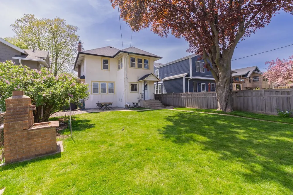 1315 Goodrich Ave, St Paul, MN 55105-2708