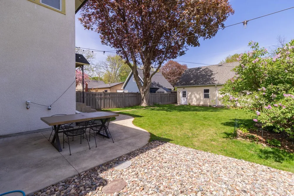 1315 Goodrich Ave, St Paul, MN 55105-2708