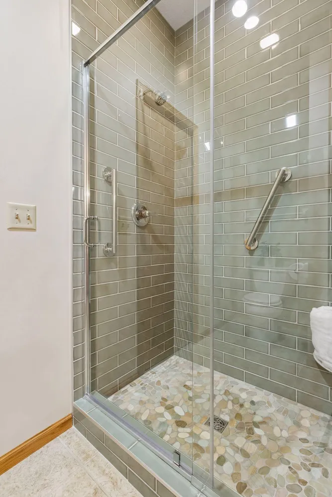 10947 Alexandra Ct, Inver Grove Heights, MN 55077