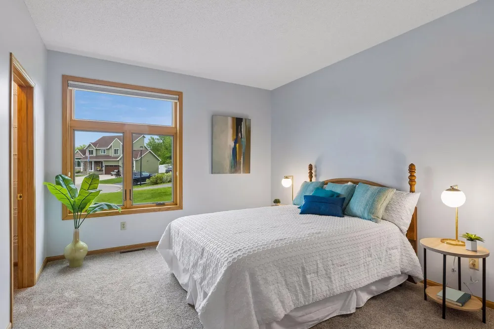 10947 Alexandra Ct, Inver Grove Heights, MN 55077