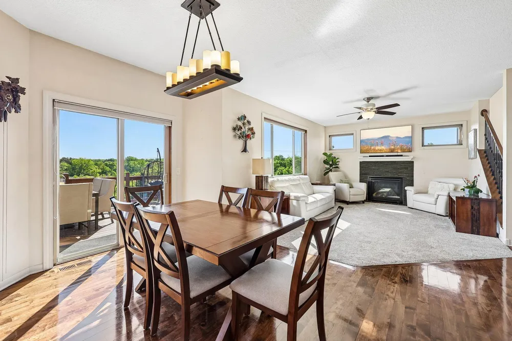643 Parkside Ct, Eagan, MN 55123