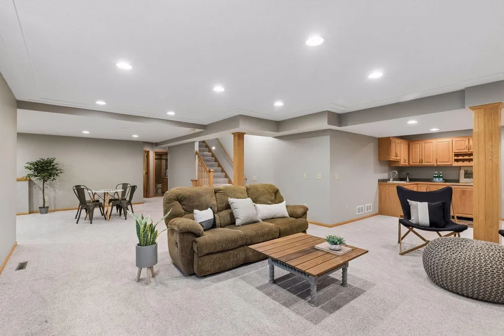 10947 Alexandra Ct, Inver Grove Heights, MN 55077
