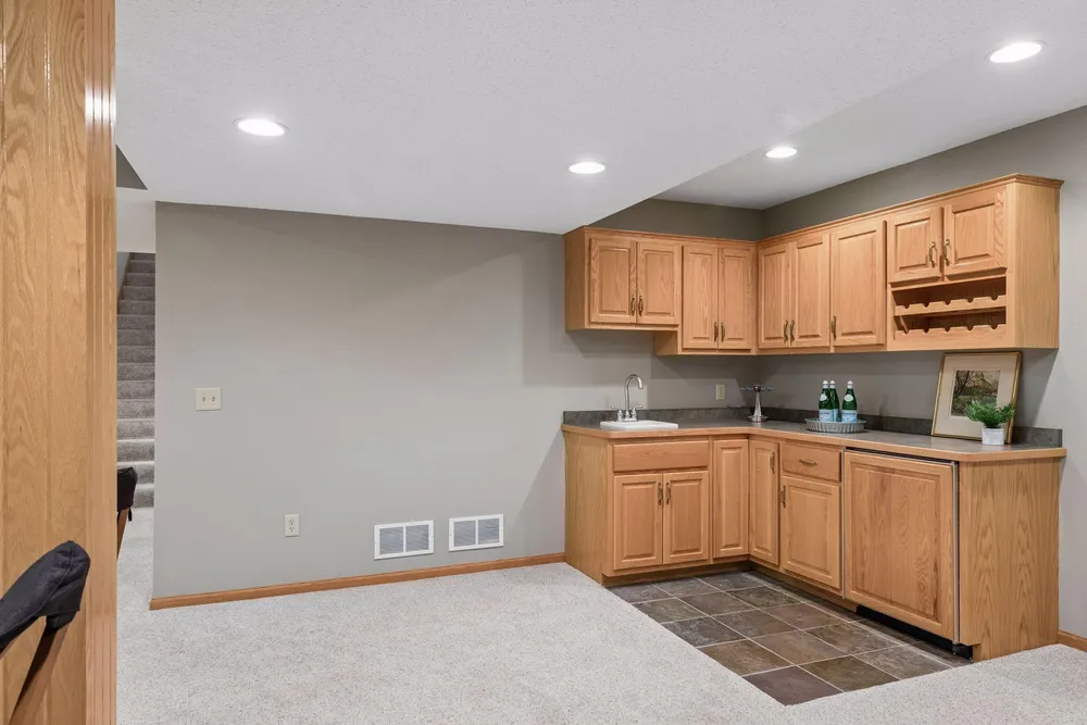 10947 Alexandra Ct, Inver Grove Heights, MN 55077
