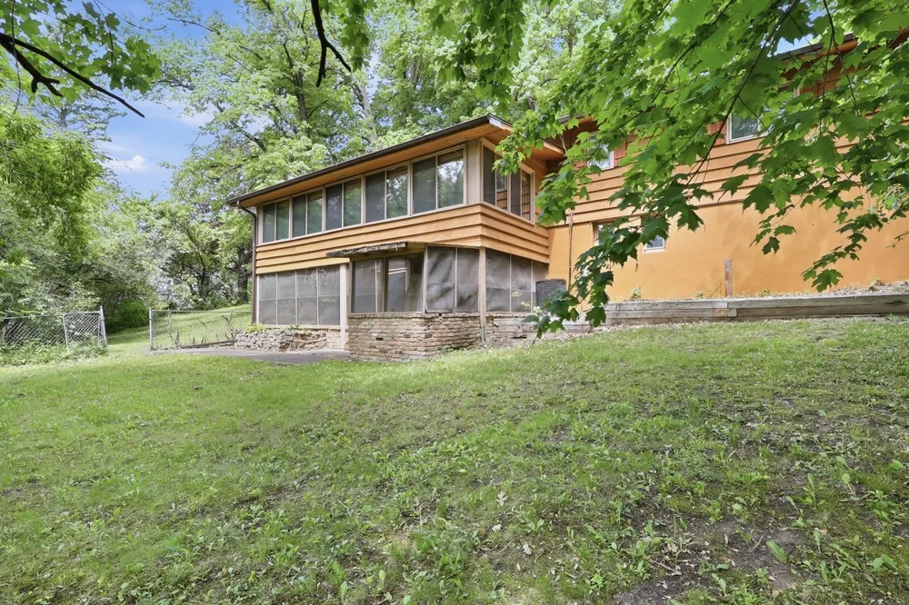 18415 14th Ave N, Plymouth, MN 55447