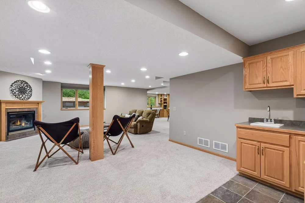 10947 Alexandra Ct, Inver Grove Heights, MN 55077