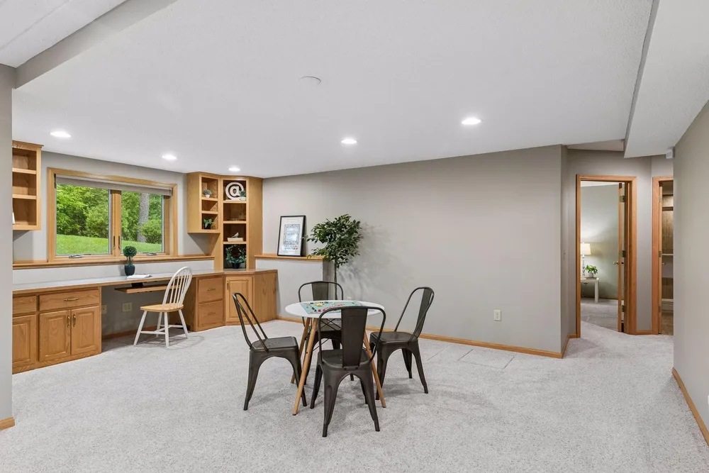 10947 Alexandra Ct, Inver Grove Heights, MN 55077