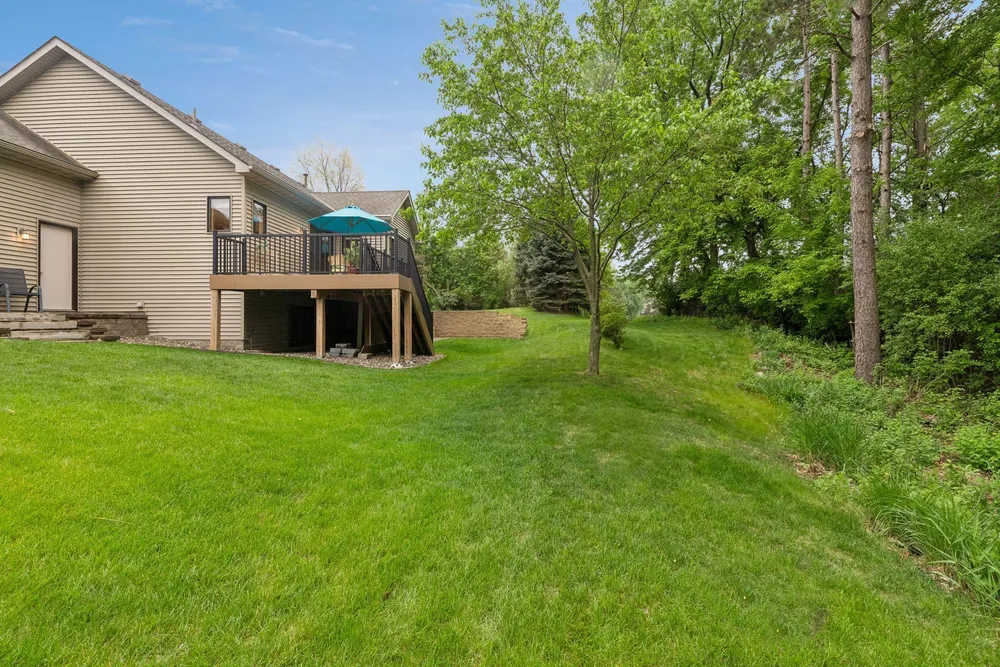 10947 Alexandra Ct, Inver Grove Heights, MN 55077