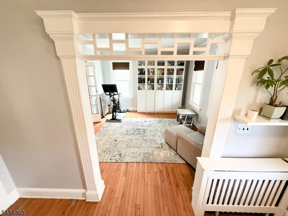 26 Davey St, Bloomfield, NJ 07003