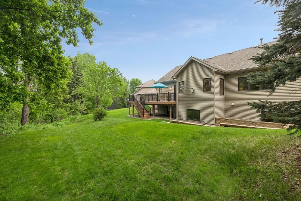 10947 Alexandra Ct, Inver Grove Heights, MN 55077