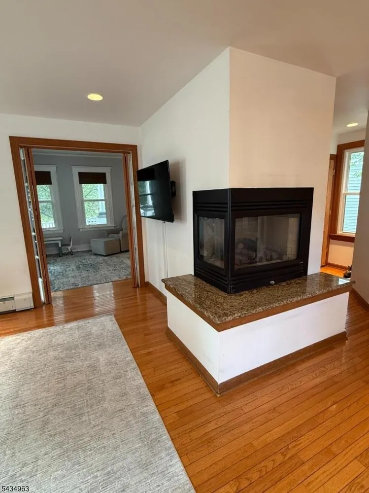 26 Davey St, Bloomfield, NJ 07003