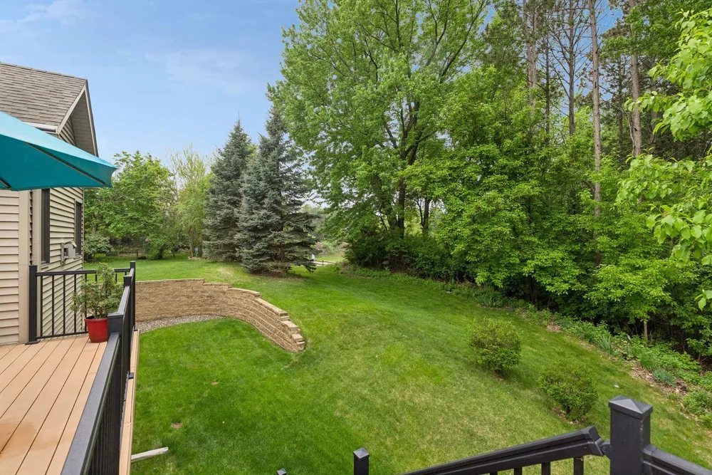 10947 Alexandra Ct, Inver Grove Heights, MN 55077