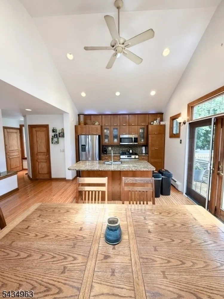 26 Davey St, Bloomfield, NJ 07003