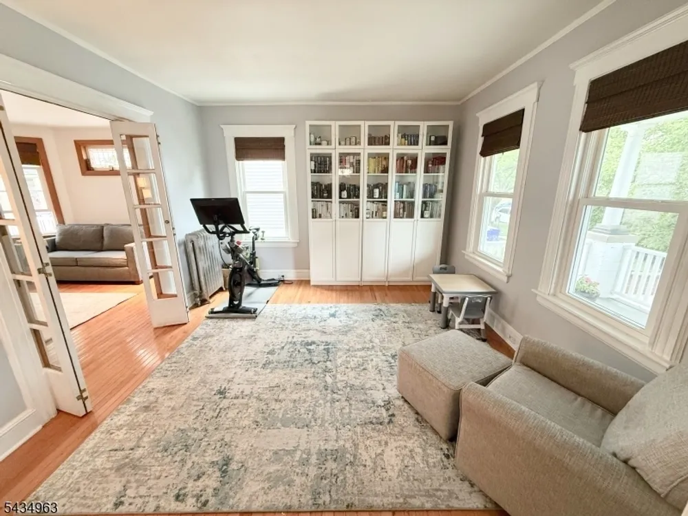 26 Davey St, Bloomfield, NJ 07003