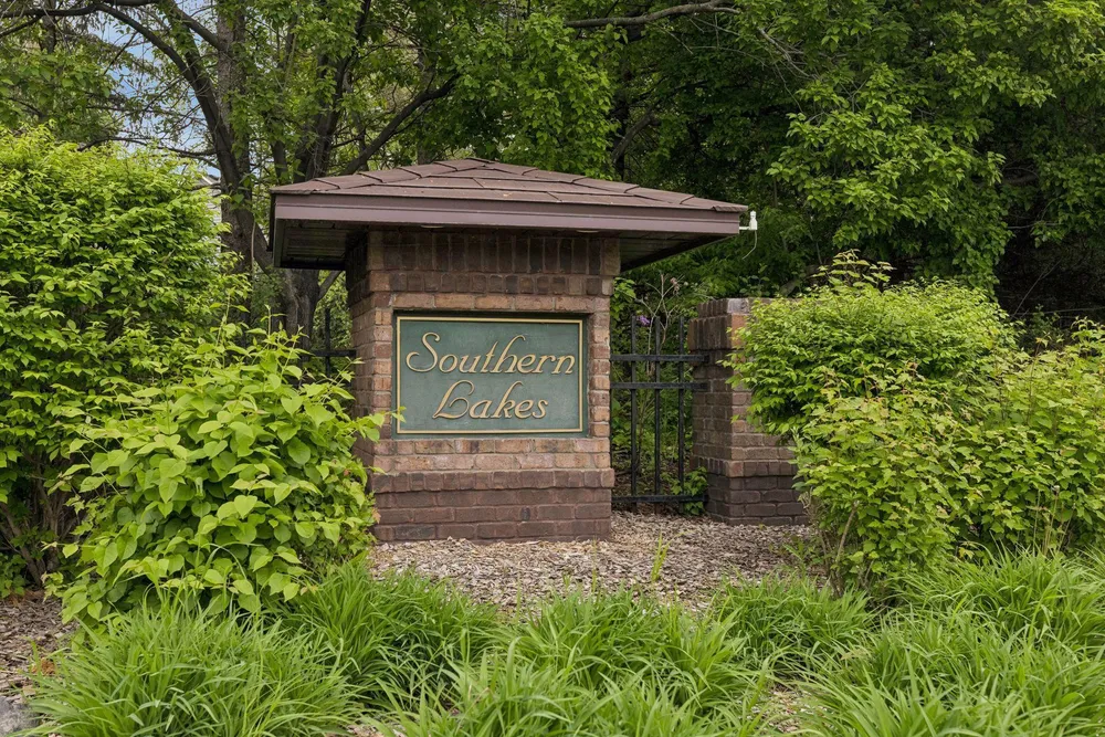 10947 Alexandra Ct, Inver Grove Heights, MN 55077