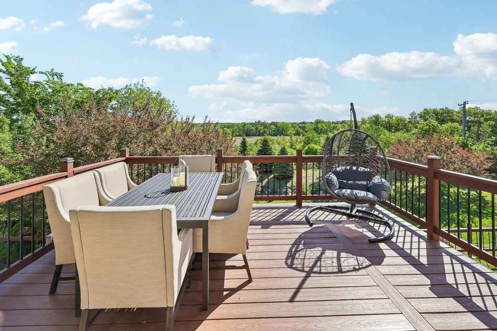643 Parkside Ct, Eagan, MN 55123