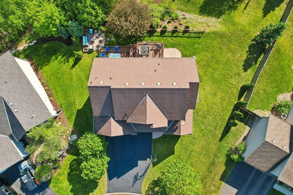643 Parkside Ct, Eagan, MN 55123