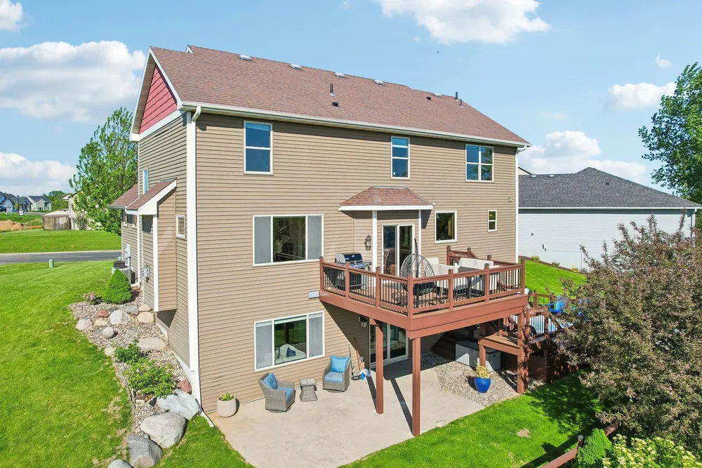 643 Parkside Ct, Eagan, MN 55123