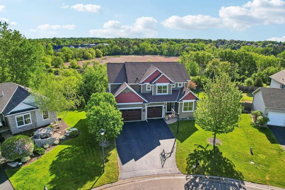 643 Parkside Ct, Eagan, MN 55123