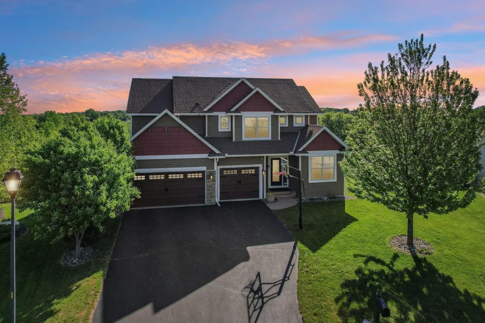 643 Parkside Ct, Eagan, MN 55123
