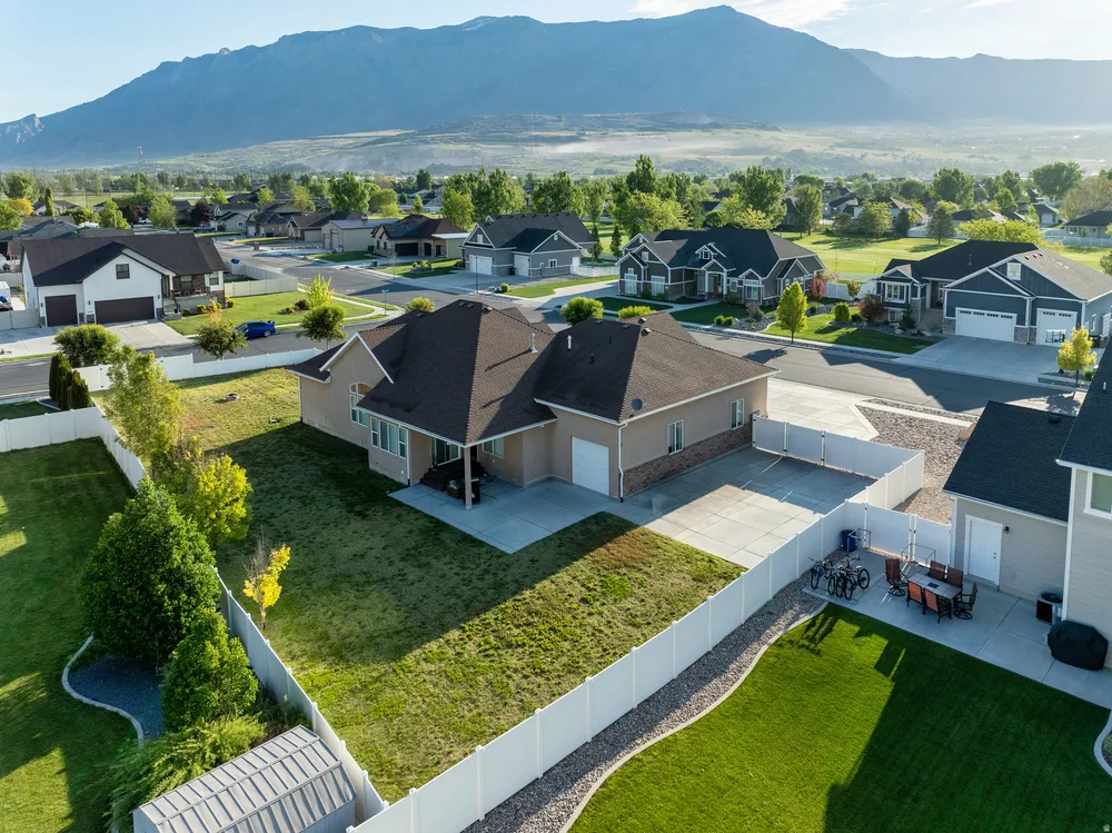 3373 N 2675 W, Farr West, UT 84404